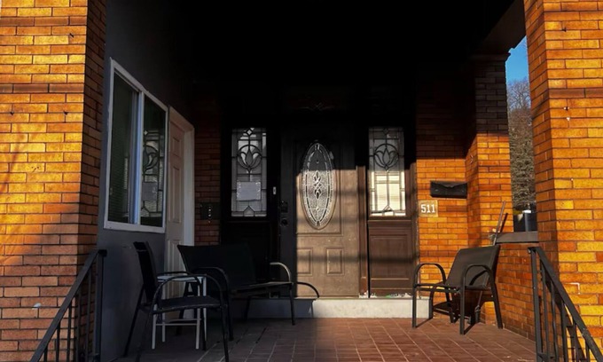 Carnegie Casa | 3-bedroom duplex minutes to downtown