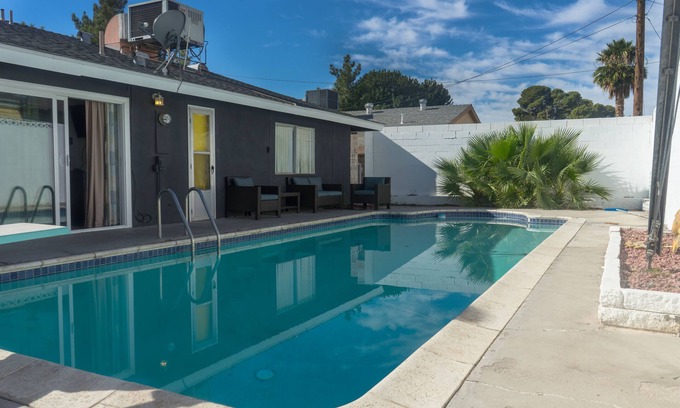 Paradise Casa | 3 bedroom entire home near local casinos