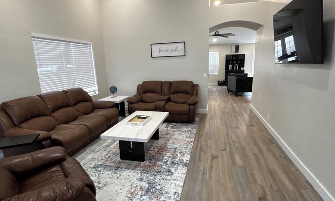 Glendale Casa | 3 Bedroom-Fall Football Getaway – Pool Home near State Farm Stadium- 15 min walk