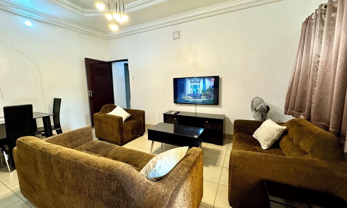 Utako Apartamento | 3 BEDROOM FLAT at UTAKO ABUJA. 24hrs LIGHT, WIFI & KITCHEN