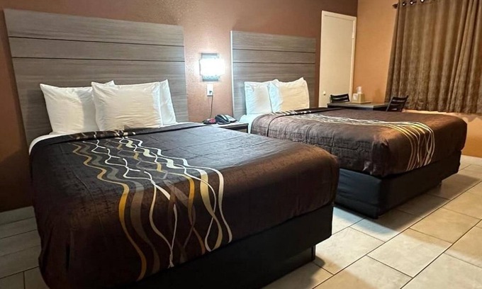 Victorville Casa | 3 Bedroom Full Property 2 Queen beds and 2 Single Queen beds