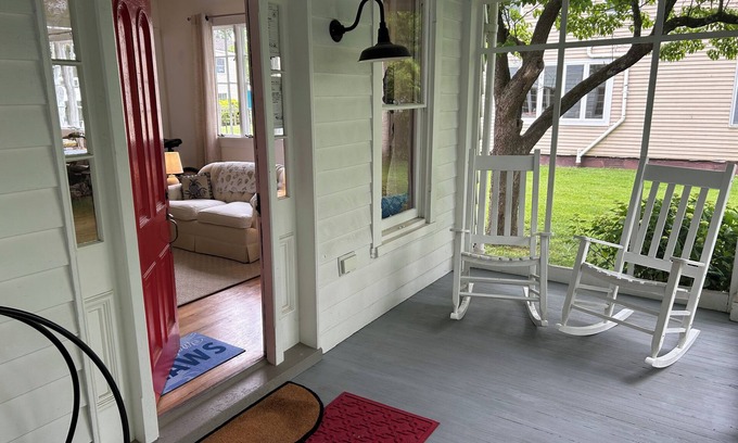 Oxford Casa | 3-bedroom historic vacation home newly renovated in the middle of Oxford MD.
