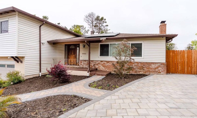 Chabot Park Casa | 3 Bedroom Home in Oakland Hills