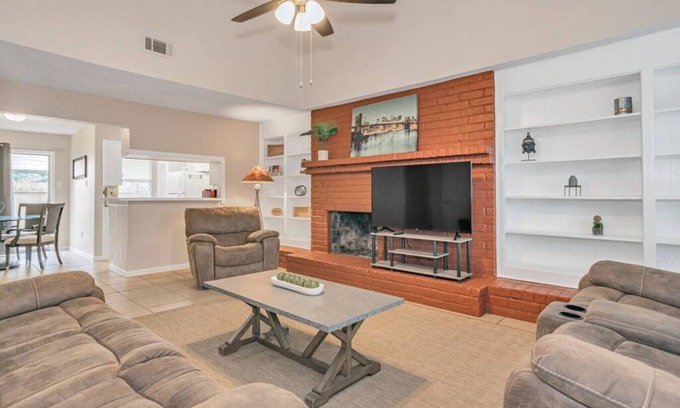 Kempwood Apartamento | 3-Bedroom Home in Spring Branch area of Houston