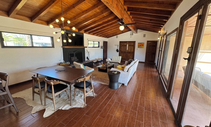 Racquet Club South Casa | 3-Bedroom Home in Sunny Palm Springs with Heated Pool, Hot Tub, AC, and WiFi