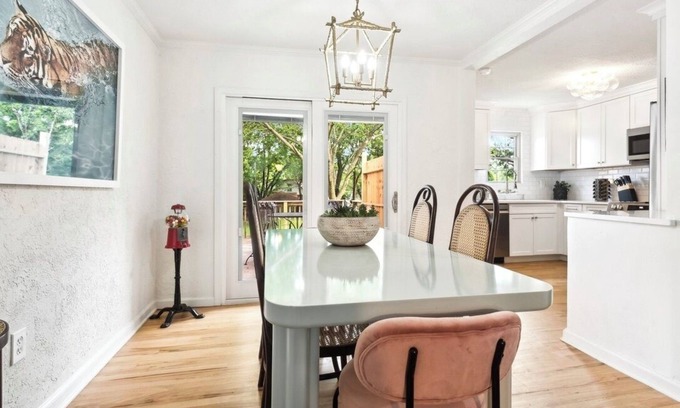 Westwood Casa | 3 bedroom home in Westwood