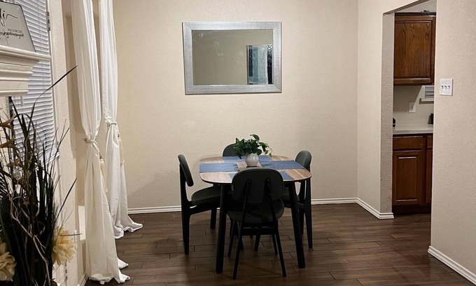 John T White Casa | 3 Bedroom home, minutes from DFW entertainment
