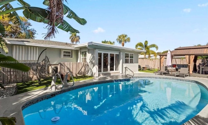 Pompano Beach Casa | 3 Bedroom Home! Poolside Escape Near Pompano Beach!