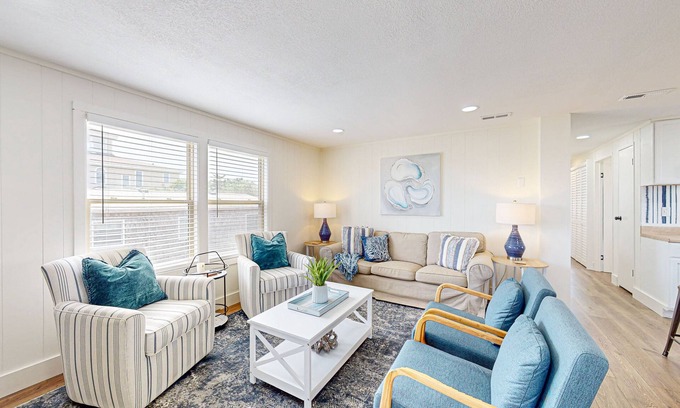 Frisco Casa | 3 bedroom homes with Shared pool and short walk to the beach