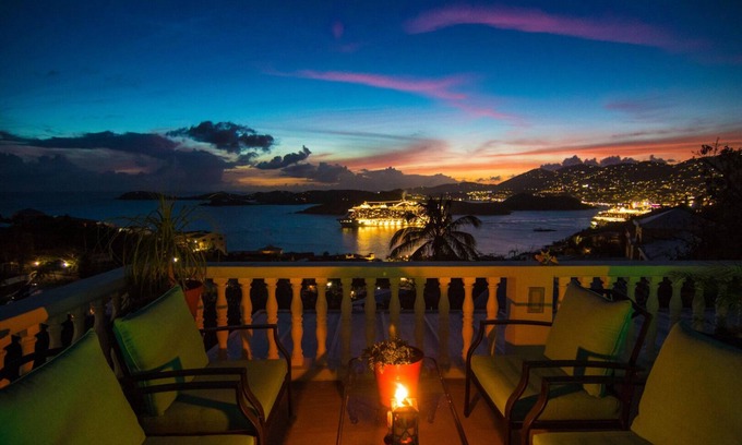 Estate Bakkero Casa | Casa de 3 habitaciones y piscina con espectaculares vistas del puerto de Charlotte Amalie