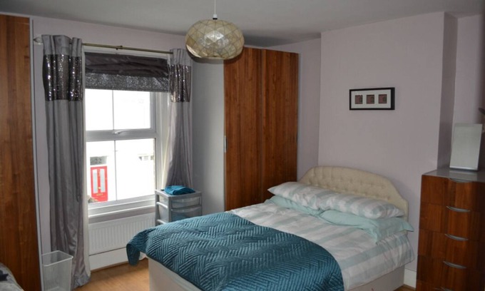 Northfield Casa | 3 Bedroom House (Ealing) - Great Location