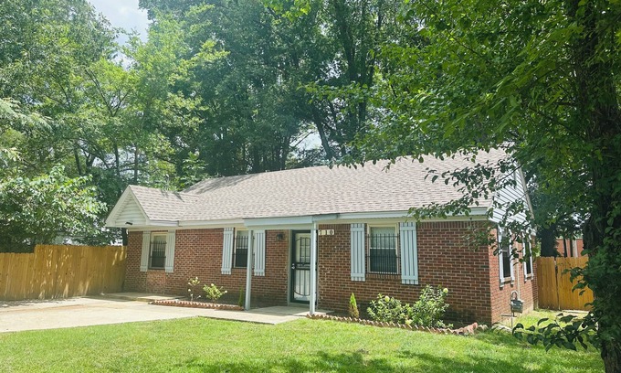 Berclair Casa | 3-bedroom house in amazing Memphis with AC