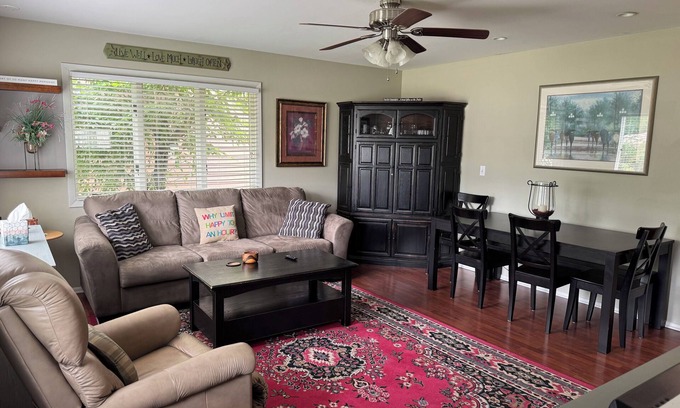 Mundelein Casa | 3-bedroom House in Cozy Mundelein with Private Patio and Grill
