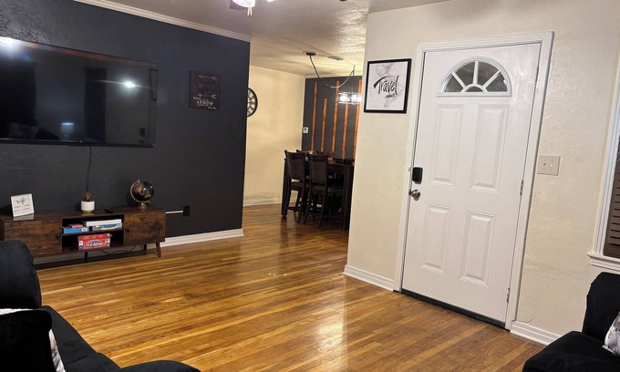 Amarillo Casa | 3-bedroom house in peaceful Amarillo with WiFi, AC