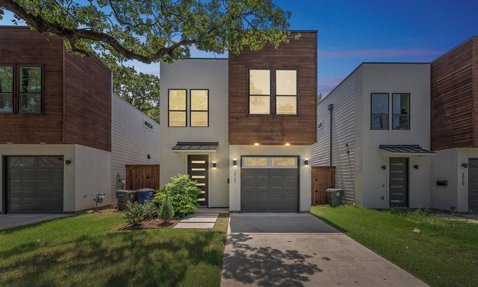 Dallas Casa | 3-bedroom house in tranquil Dallas with AC