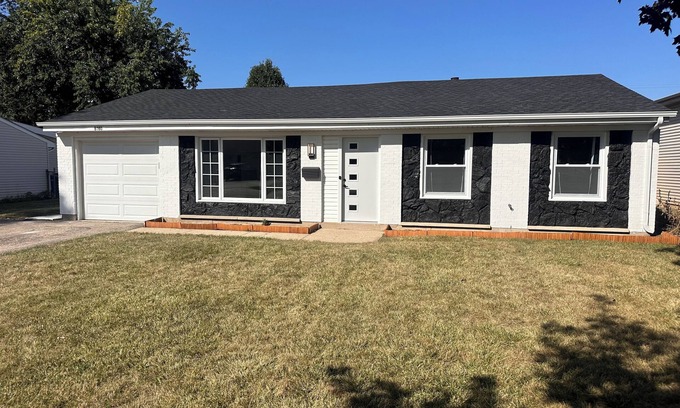 Wasco Casa | 3-bedroom house in fantastic Hanover Park with AC, WiFi. Enjoy your stay