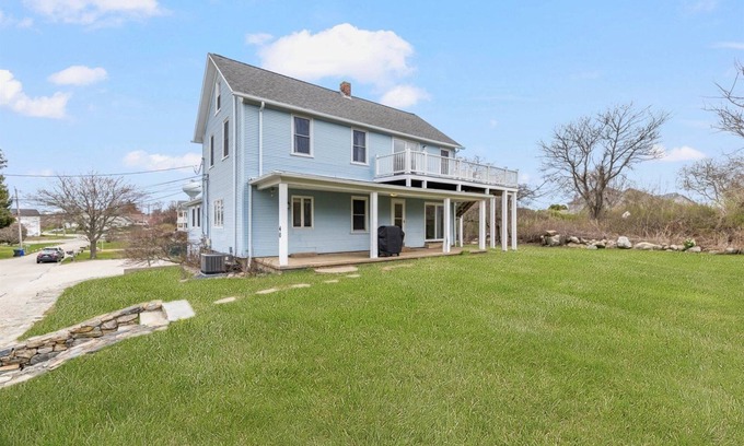 Point Judith Casa | 3-bedroom house in charming Sand Hill Cove. Walk to beach!