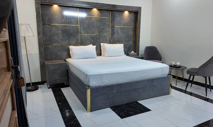 Islamabad Casa | 3-bedroom house in welcoming Islamabad with AC, WiFi
