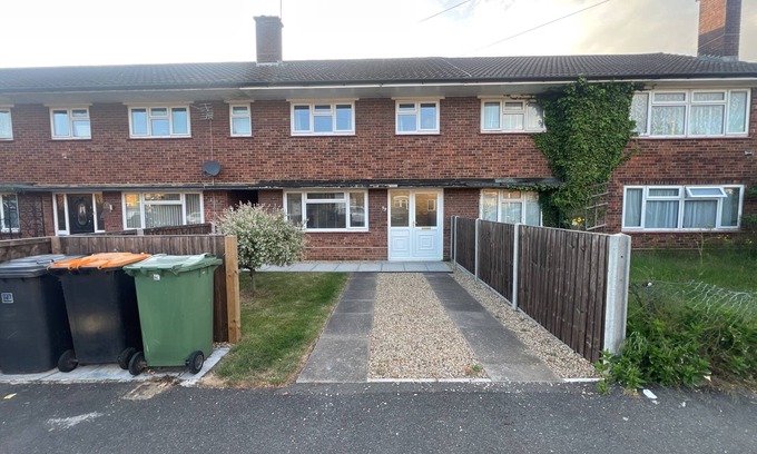Dunstable Casa | 3 Bedroom House Oakwood Retreat in Dunstable