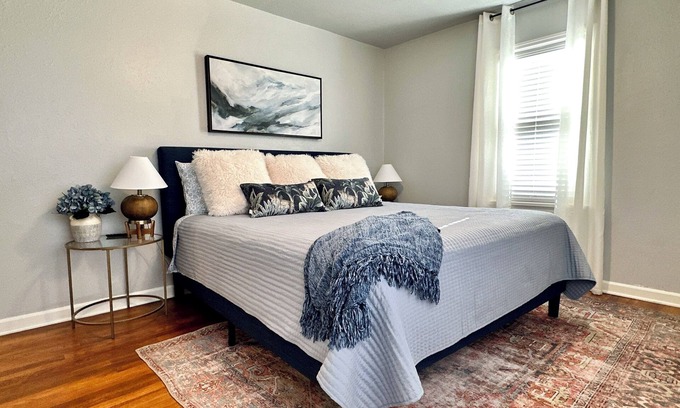 Amarillo Casa | 3-bedroom house, Pet Friendly with High Speed Internet, in Cozy Amarillo
