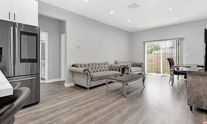 Sun Valley Casa | 3-bedroom house right next to Burbank Hollywood Airport!