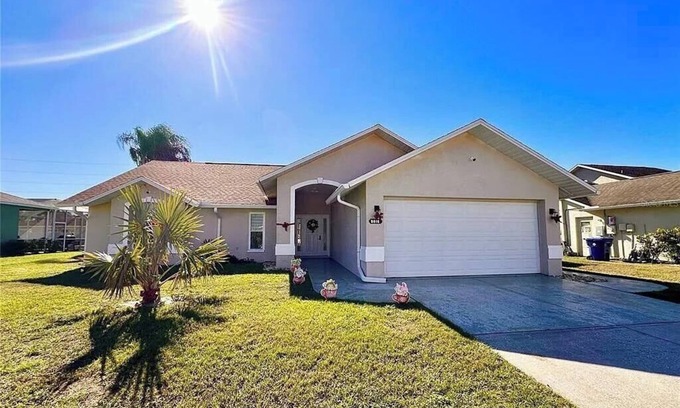 New Port Richey Casa | 3-bedroom house in marvelous New Port Richey with WiFi, AC