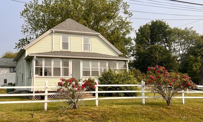 Snug Harbor Casa | 3 Bedroom house 1 mile from East Matunuck Beach - Snug Harbor