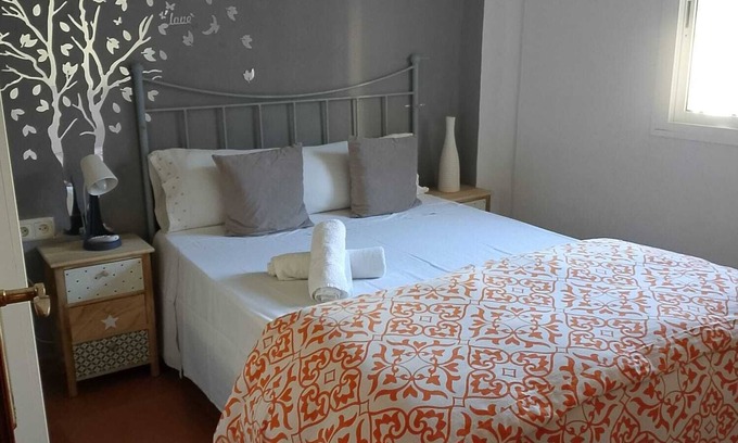 Distrito San Pablo-Santa Justa Apartamento | Casa de 3 habitaciones con aire acondicionado a 5 minutos de Santa Justa