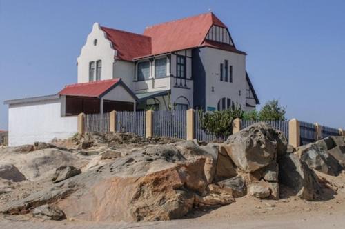 Luderitz Casa | 3 bedroom house with great views