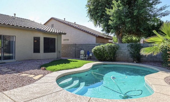 Corte Sierra Casa | 3-bedroom house with TVs, grill, private pool and WiFi in wonderful Avondale