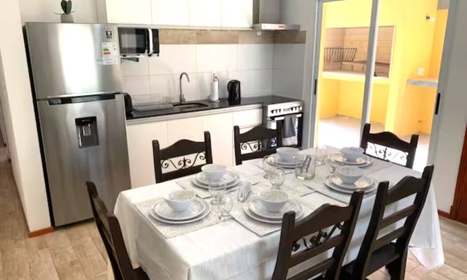 Piriapolis Casa | 3-bedroom house with WiFi, AC in Piriápolis. Pets and Children welcome.