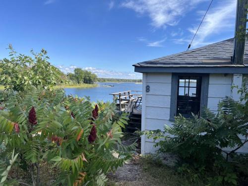 Carling Casa | 3-bedroom Lakeview Cottage - Rockwood #8