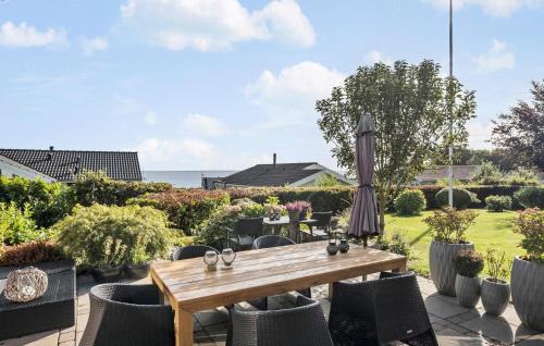 Mommark Strand Casa | 3 Bedroom Lovely Home In Sydals
