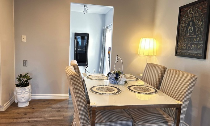 Duarte Casa | 3-bedroom Luxury house in charming Duarte near City of Hope