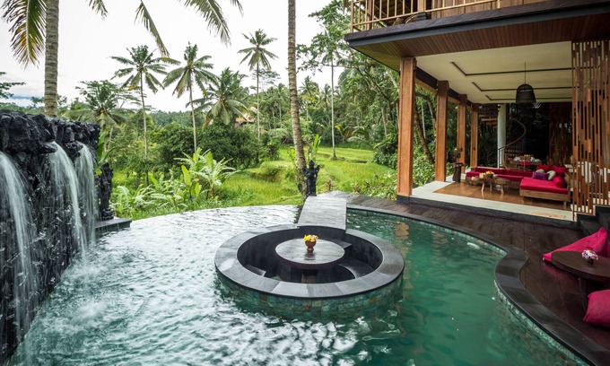 Sambahan Villa | 3 bedroom luxury villa resort w/ private infinity pool overlooking rice fields!
