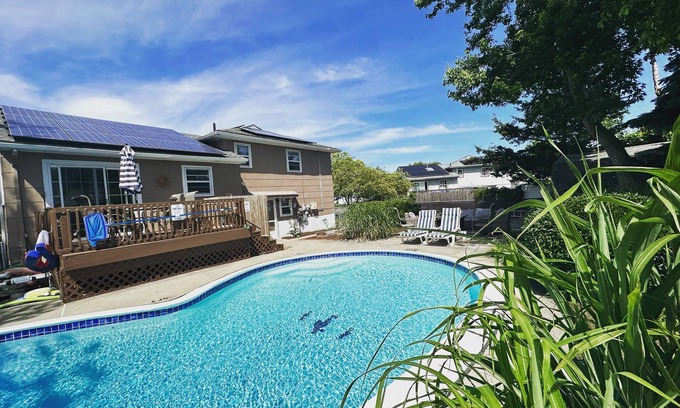 Lower Township Casa | 3 Bedroom Mimosa Pool Oasis, Sleeps 8, Outdoor Shower &Hot Tub.Dog & EV Friendly