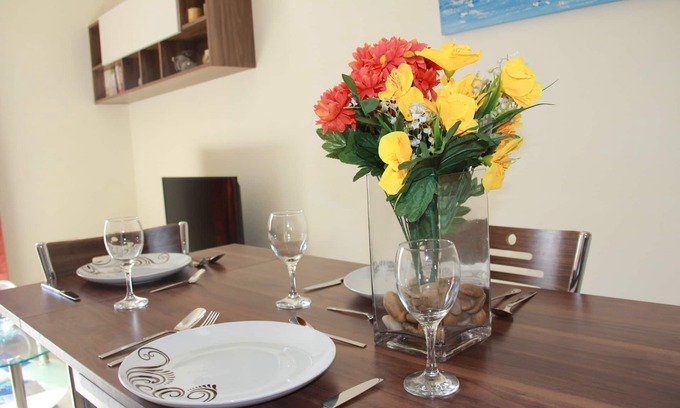 Qawra Apartamento | ¡Apartamento moderno de 3 dormitorios, a 100 metros del mar!
