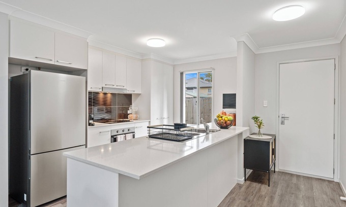 North Booval Casa | 3 Bedroom Modern Townhouse Ipswich