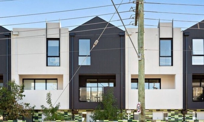 Clayton Casa | 3 Bedroom Modern Living in the Centre of Clayton!
