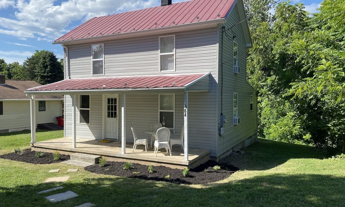 Millville Casa | 3 Bedroom Near Harper's Ferry, Casino and Shenandoah River, Pets Welcome