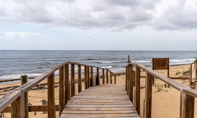 Bajura Casa | 3 Bedroom Oceanfront Beach House