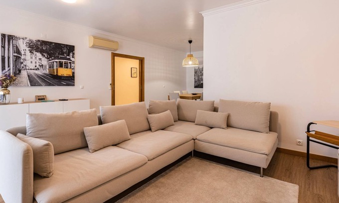 Paco De Arcos Apartamento | 3 Bedroom Oeiras Wonder W/ Balcony by LovelyStay