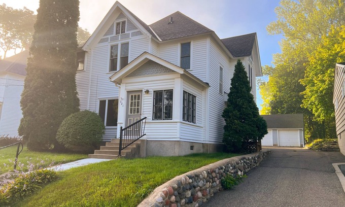 Stillwater Apartamento | 3 Bedroom Pet Friendly Stay