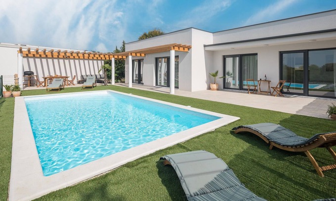 Krmed Casa | Casa de 3 habitaciones que admite.