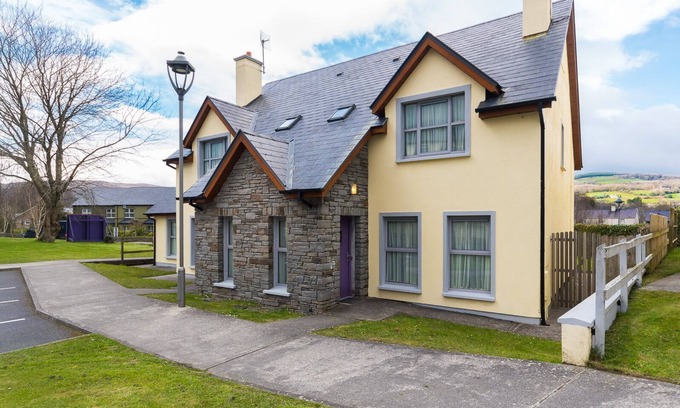 Kenmare Casa | 3 bedroom pet friendly home with access to pool