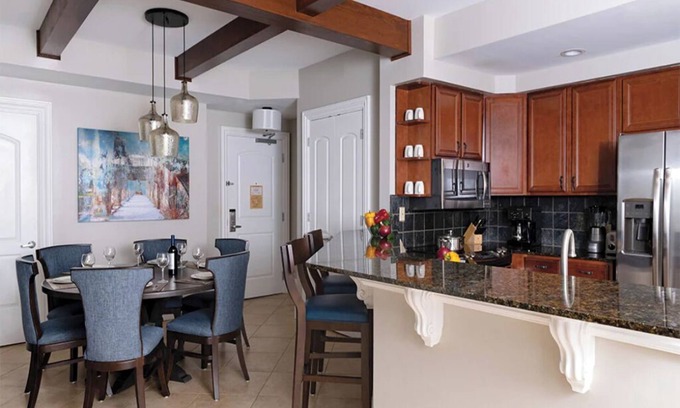 Downtown San Antonio Condominio | 3 Bedroom Presidential Condo w/ Kitchen, on Riverwalk in San Antonio, La Casada!
