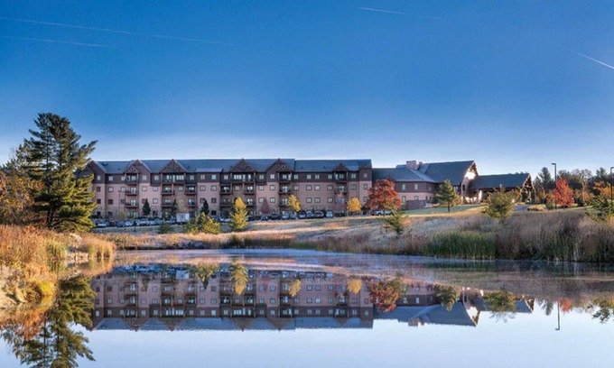 Lake Delton Complejo | 3 Bedroom Presidential at Glacier Canyon Lodge!! Waterpark included!