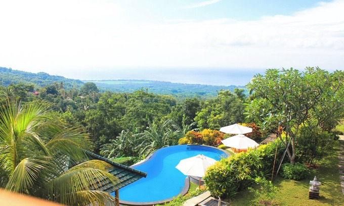 Kayu Putih Cama Y Desayuno | 3-bedroom private pool villa at lovina