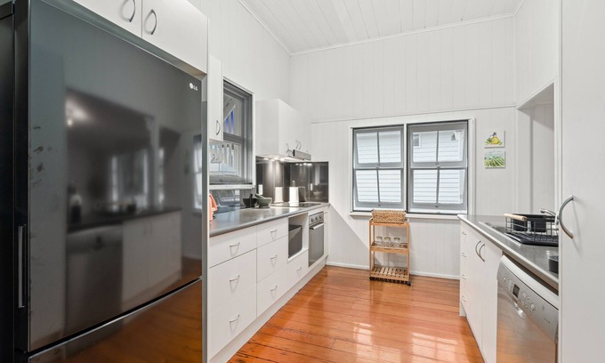 North Booval Casa | 3 Bedroom Queensland House in Ipswich