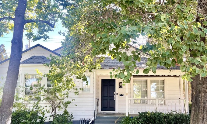 Lodi Casa | 3 Bedroom Retreat with Hot Tub near Downtown Lodi